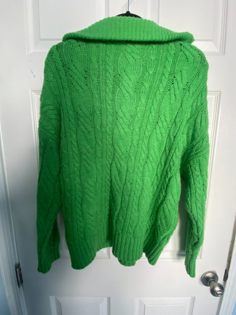 Bright Green Cable Knit Pullover Sweater - Picture 5 of 5